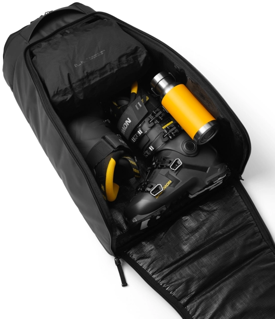 Db Hugger Bootpack 45L Black Out 