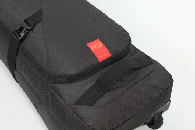 Nitro Tracker Wheelie Board Bag Raven 
