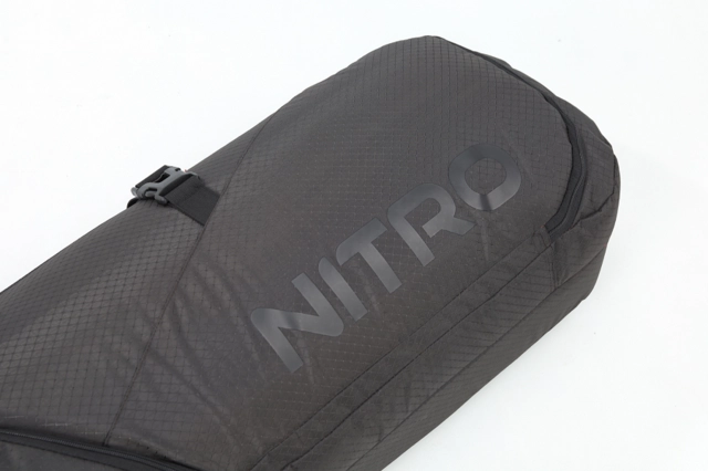 Nitro Tracker Wheelie Board Bag Raven 