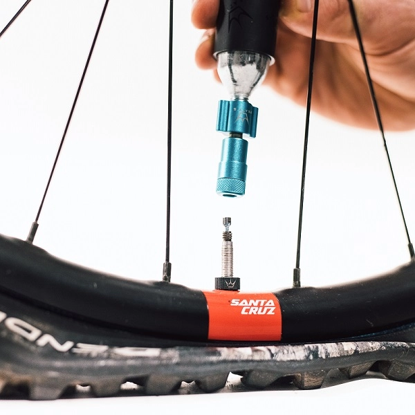 Peaty's Holeshot CO2 Tyre Inflator MTB (25g) - Red 